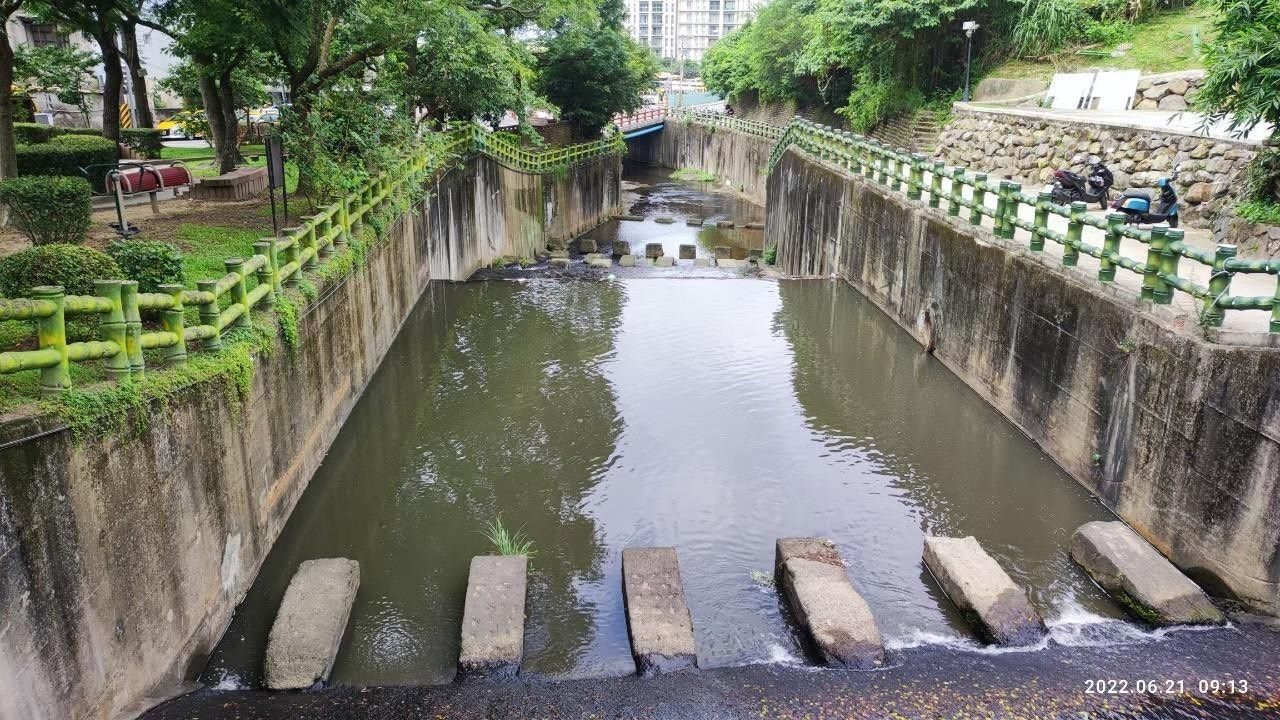 Ecological embankments