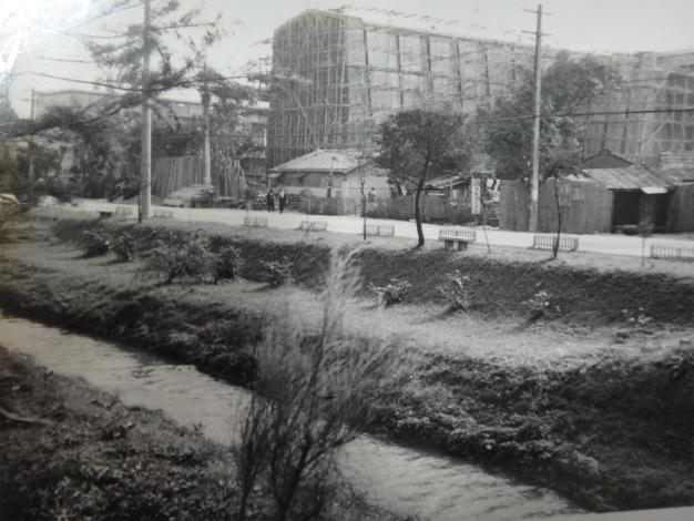 In the 1960s Xinsheng Drainage sat in front of Holy Family Church Taipei. Source: https://www.chr.gov.taipei/