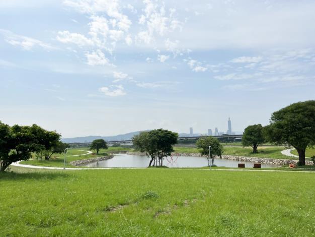 Completion of the natural waterfront bay at Meiti Riverside Park: a new sight is born in Taipei.