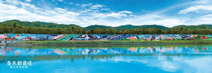 The space next to Dazhi Bridge is the starting and end point for Taipei’s international dragon boat competition. Therefore, the mural artwork took inspiration from the theme of dragon boat races
