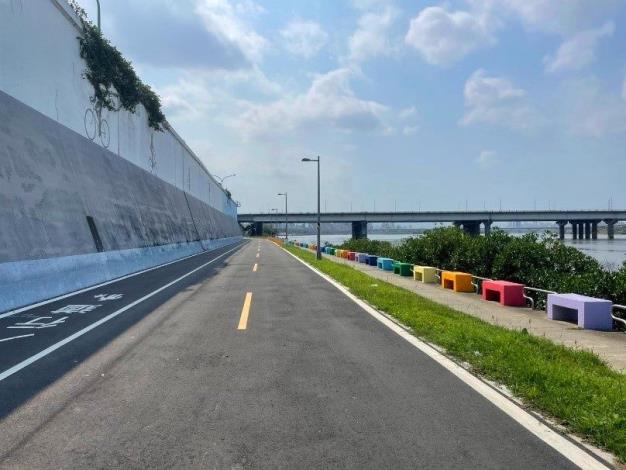 Newly expanded bikeway It’s a nice ride