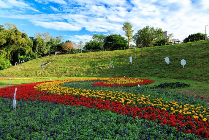 This year’s design centers on the theme of “Ecology and Waterscape”