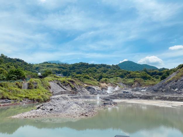 照片4　硫磺谷特殊地景。.JPG