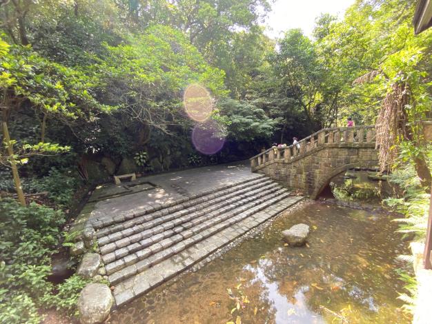 照片4　虎山溪親水平台