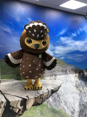05淺山守護神-鷲鷲初登場 歡迎合照打卡