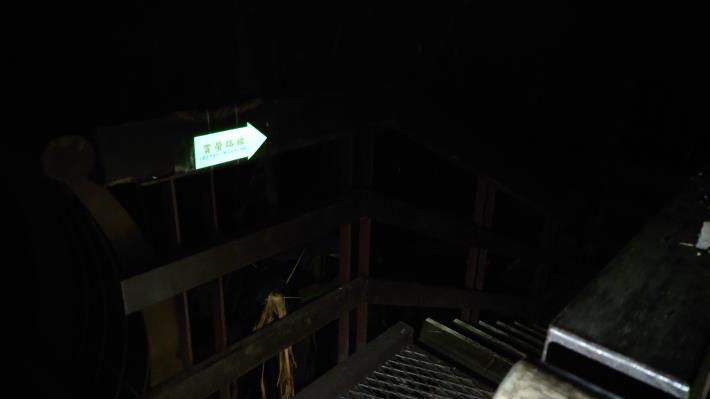 04圖片2　虎山賞螢路線沿線設置自導式指引(夜間螢光)