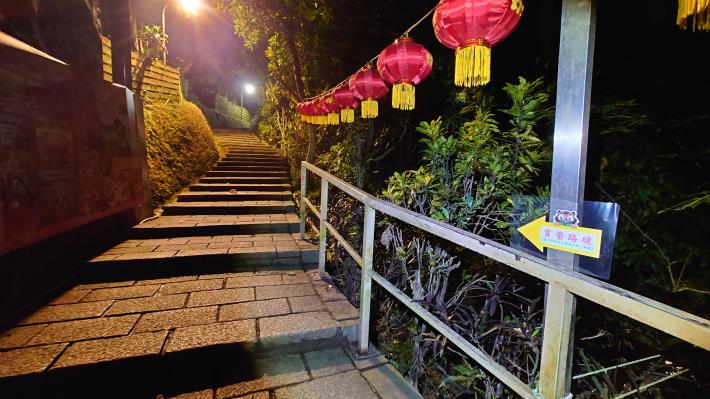 04照片1　虎山賞螢路線沿線設置自導式指引