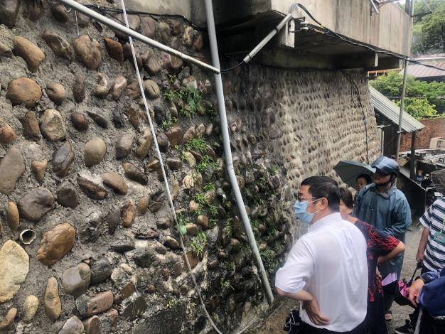 巡勘擋土牆安全情形.JPG