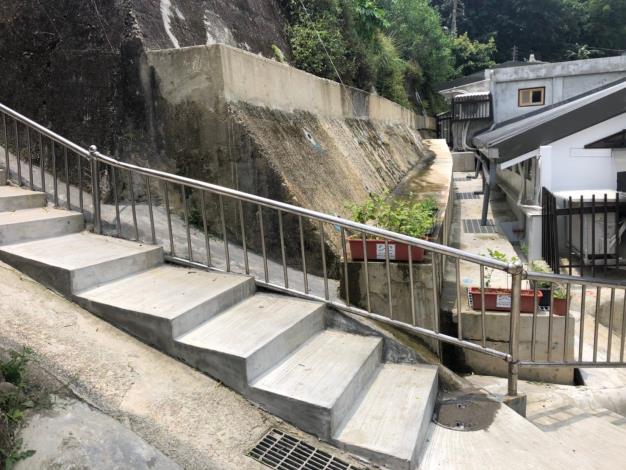10.蟾蜍山聚落微型樁擋土牆及階梯復舊