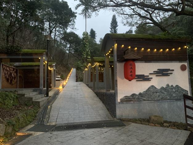 照片7.進入圓滿森境，與後山土地結下好緣.JPG