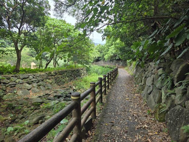 照片4 走進永春寮步道，聆聽山間鳥叫蟲鳴