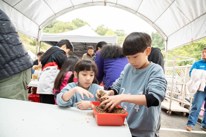 10環教闖關活動菇類太空包手作
