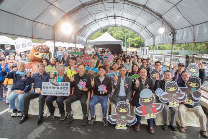 3.淺山守護神鷲鷲與貴賓、民眾大合照