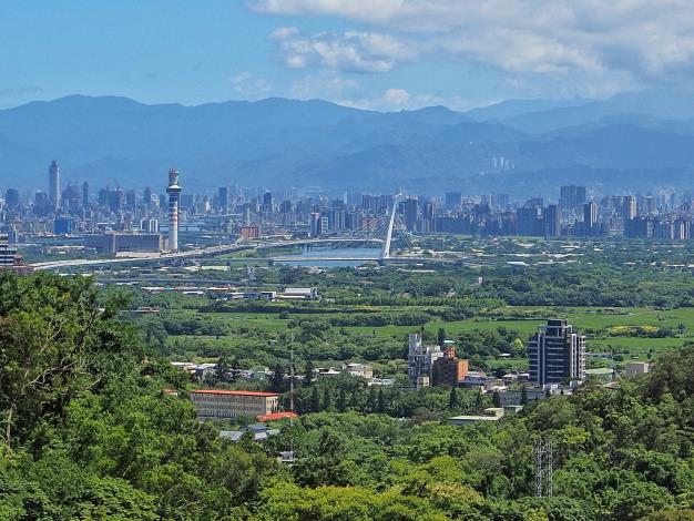 圖片12-森林是都市之肺，緩解熱島效應、涵養空氣