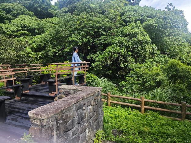 照片10-鳳梨廣場