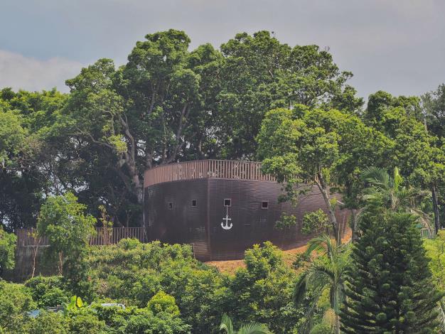 照片1森林中的方舟