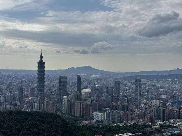 照片5-南港山步道美景