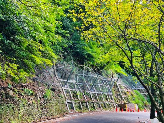 05竹子湖路段落石防護網1