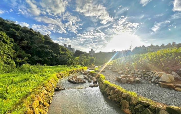 09牛稠坑溪碎石步道景觀