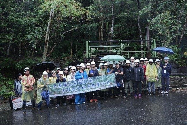 圖片8 活動大合照-大崙頭森林步道木棧道登山口