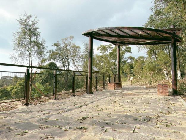 照片8 環山步道葉形觀景平台