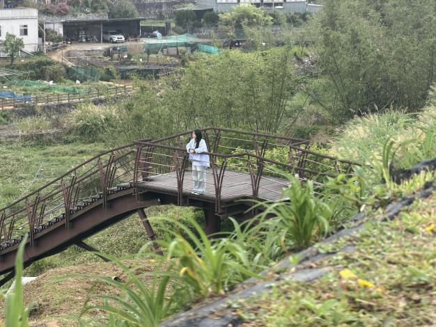 照片2稻浪棧橋-平台.JPG