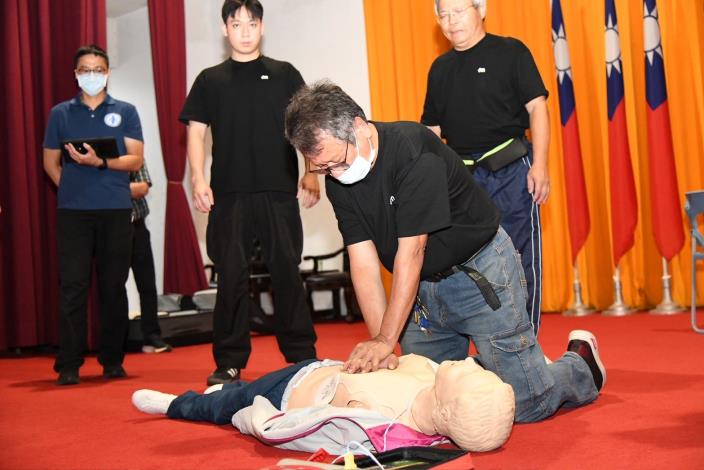 心肺復甦術(CPR)比賽畫面