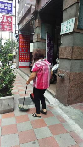 天津街商家自主維護環境