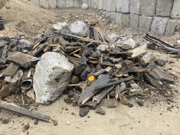 臺北市環保局查獲玖泰工程公司於北投區空地非法處理營建廢棄物1