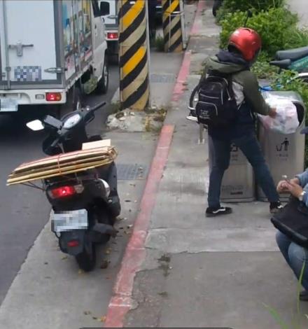 圖三  臺北市環境保護局利用移動式攝影機取締違規亂丟垃圾包行為