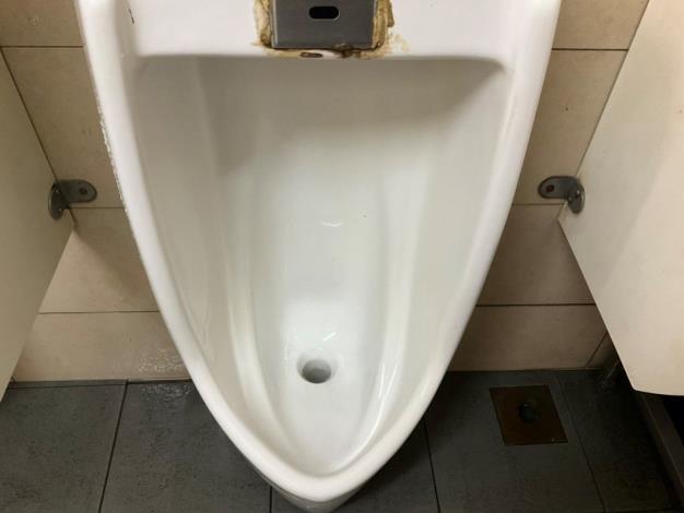 麗山臨時集中攤販市場混合廁所-改善後