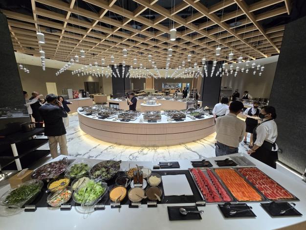 中華開發金控總部大樓推動綠色餐飲，員工餐廳獲環保認證