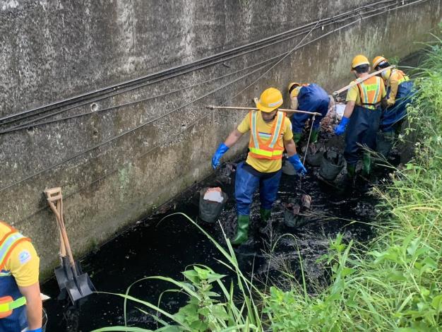 因應熱帶性低氣壓，臺北市環保局加強明溝清疏