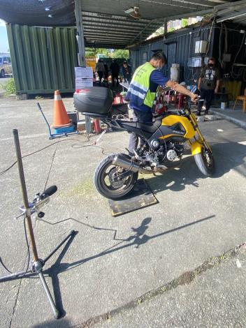 環保局實施改裝排氣管檢測認證