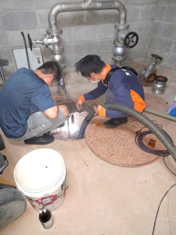 定期清理化糞池，維護居家環境衛生