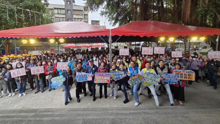 臺北市環保局今（9）日在北投區榮光公園舉辦「114年年終大掃除誓師活動」，號召民眾參與環境大掃除
