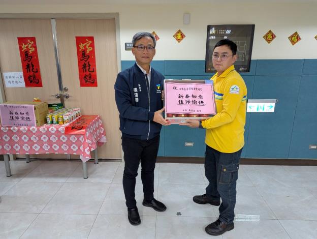 臺北市副市長張溫德發放慰問品慰勞清潔隊員