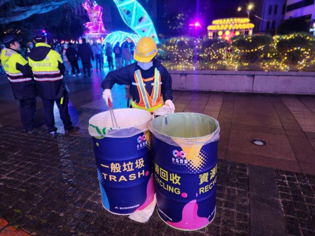 臺北市環保局於2025台北燈節期間每日維護會場周邊環境-1