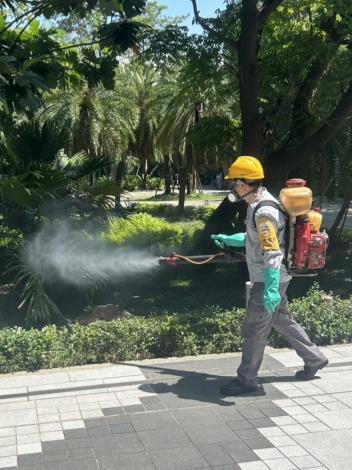 臺北市環保局加強環境噴消-1