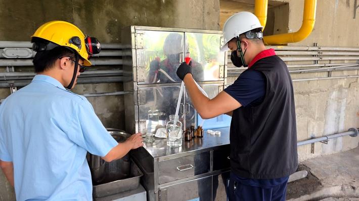 航空用油抽取檢驗