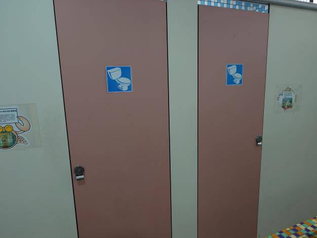 市立圖書館東湖分館-門板損壞(改善後)_0