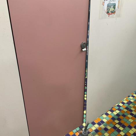 市立圖書館東湖分館-門板損壞(改善前)_0