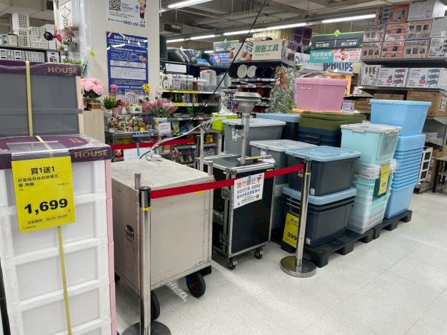 圖2：臺北市環保局於家樂福重慶店執行室內空氣品質稽查檢測