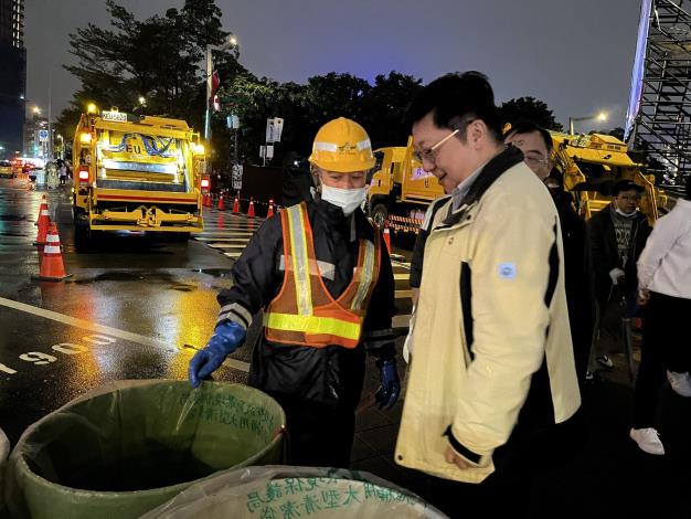 環保局長慰勉清潔同仁-2