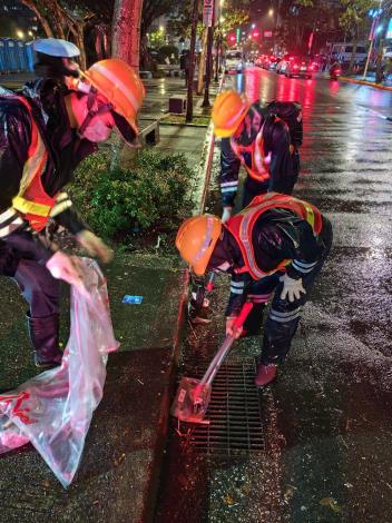 環保局動員迅速完成環境清理-4