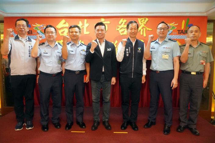 5.戴錫欽議長致贈與會國軍單位慰勞金，為國軍加油打氣。_0