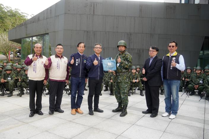 3.臺北市政府準備運動毛巾及速食點心等慰問品慰勞市籍召員_0