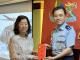 6.紫丁香婦幼關懷協會陳淑珠理事長致贈端節慰勞金並與國軍部隊受贈代表合影_0