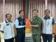 01臺北市政府兵役局李治安局長代表蔣萬安市長致贈陸軍花東防衛指揮部慰勞金。_0