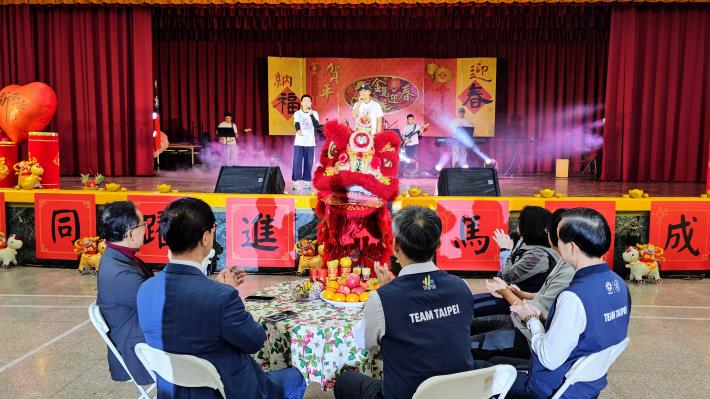 內政部公益大使團表演